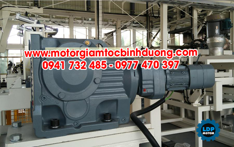 motor-giam-toc-tai-nang-k-cot-am