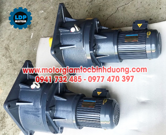 Motor giảm tốc tỷ số truyền cao dùng trong hệ thống gạt bùn ngành môi trường
